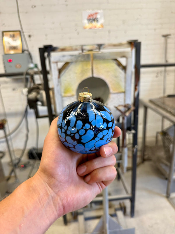 Hot Glass: 20-Minute Workshops | Ornament or Paperweight (Thursdays - December 2026)